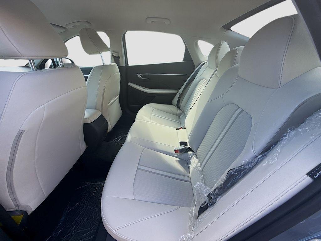 New 2026 Transmission Blue Hyundai SE image 18