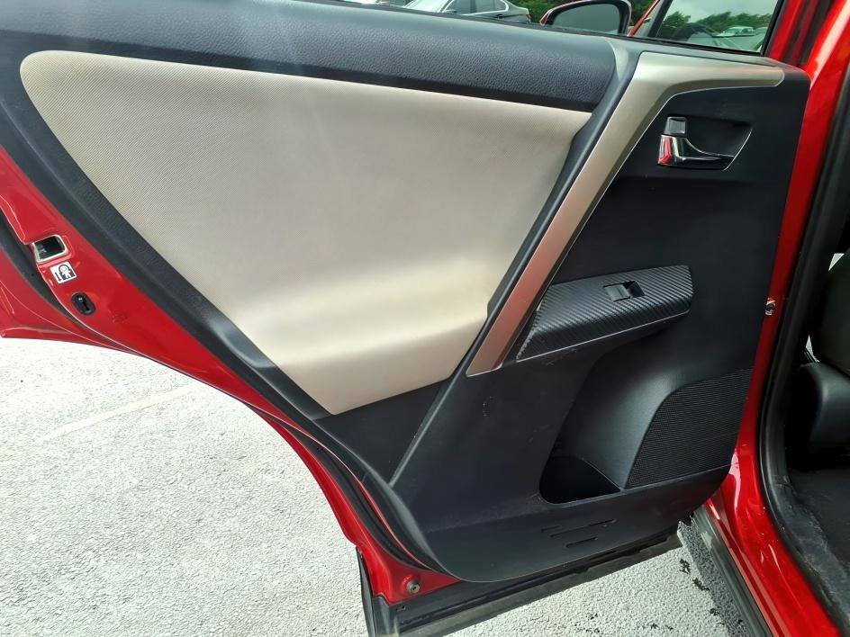 Used 2014 Barcelona Red Metallic Toyota XLE image 13