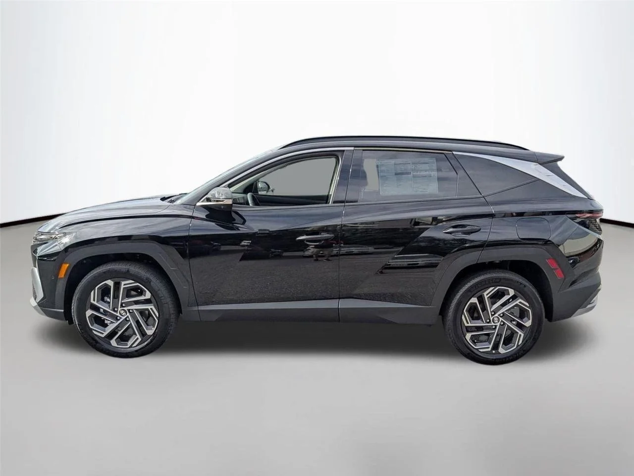 2025 Hyundai Tucson Limited - Photo 8