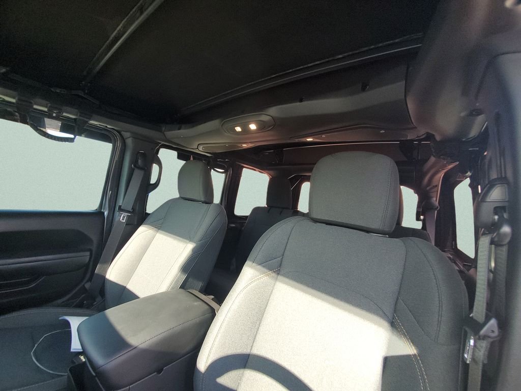 Used 2024 Gray Jeep Sport S image 17