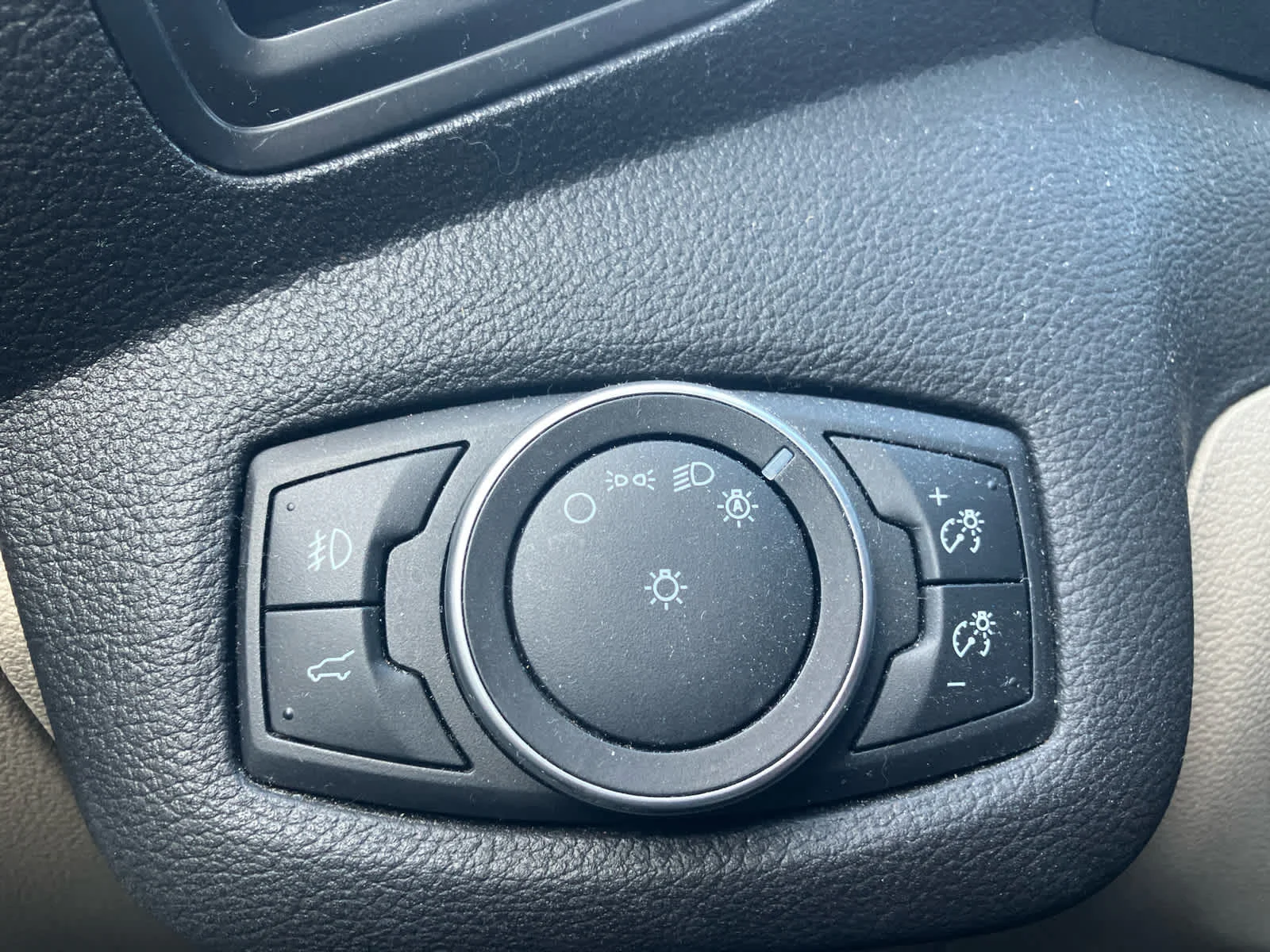Used 2017 Magnetic Metallic Ford SE image 13