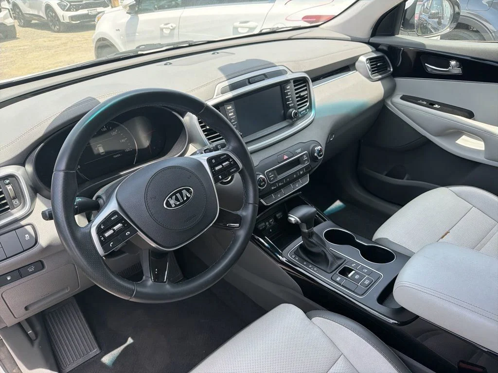 Used 2020 White Kia SX image 11