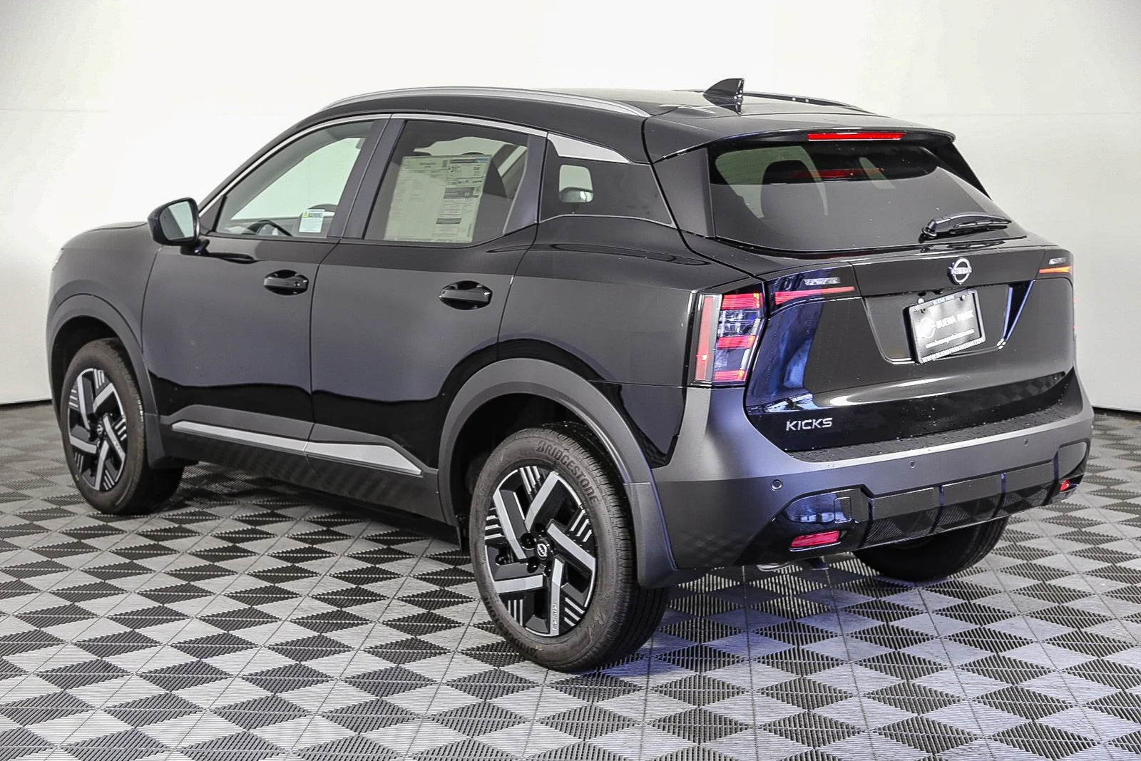 2026 Nissan KICKS SV - Photo 6