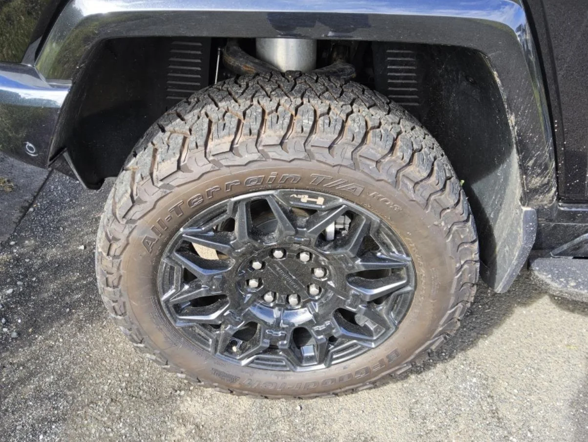 Used 2024 Void Black GMC 2X image 22