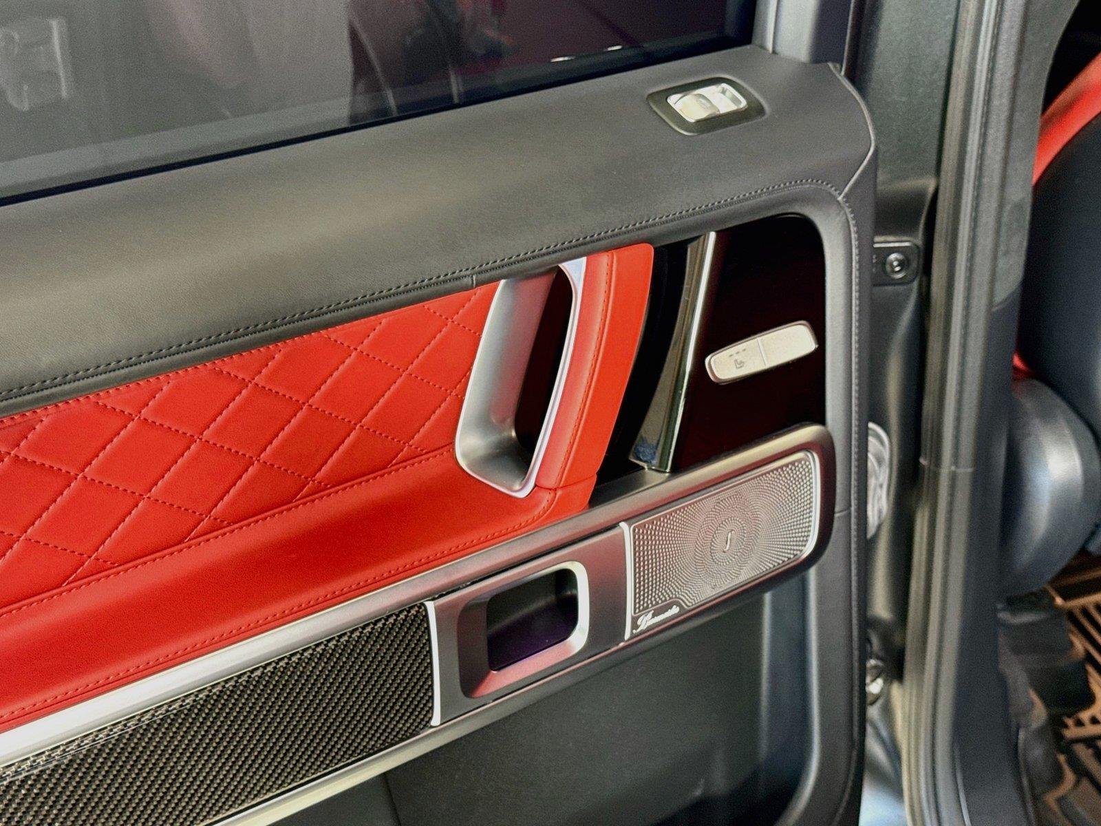 Used 2024 Obsidian Black Mercedes-Benz AMG® G 63 | Exclusive Int Pkg | Carbon Fiber Trim image 25
