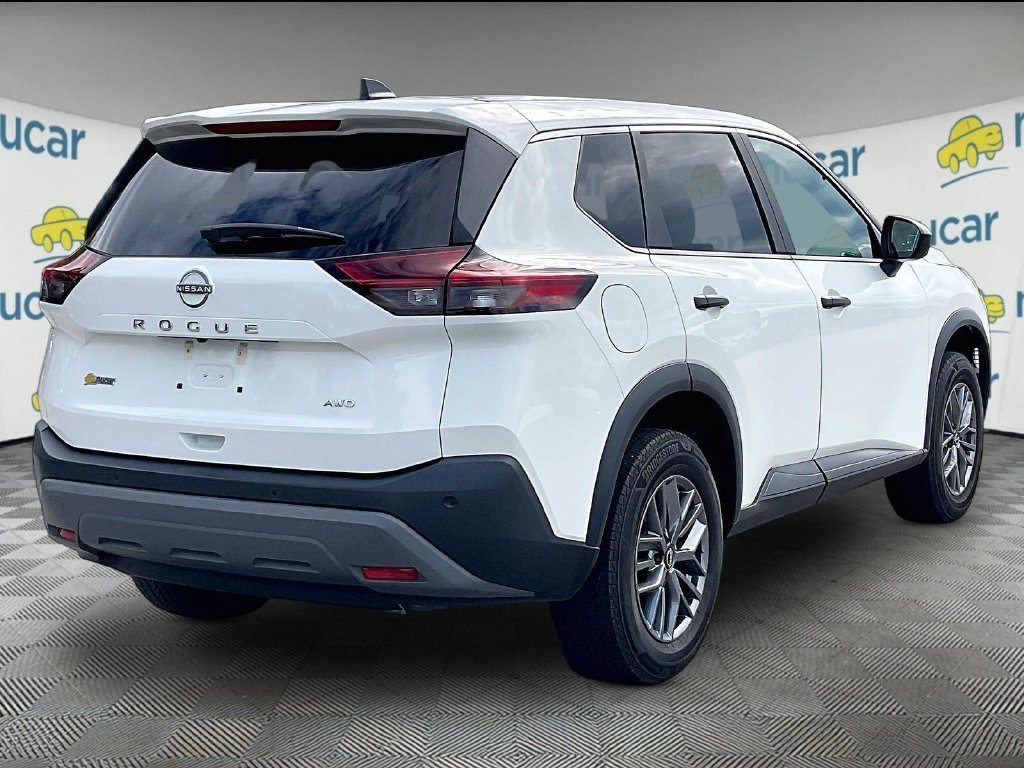 Used 2023 Glacier White Nissan S image 6