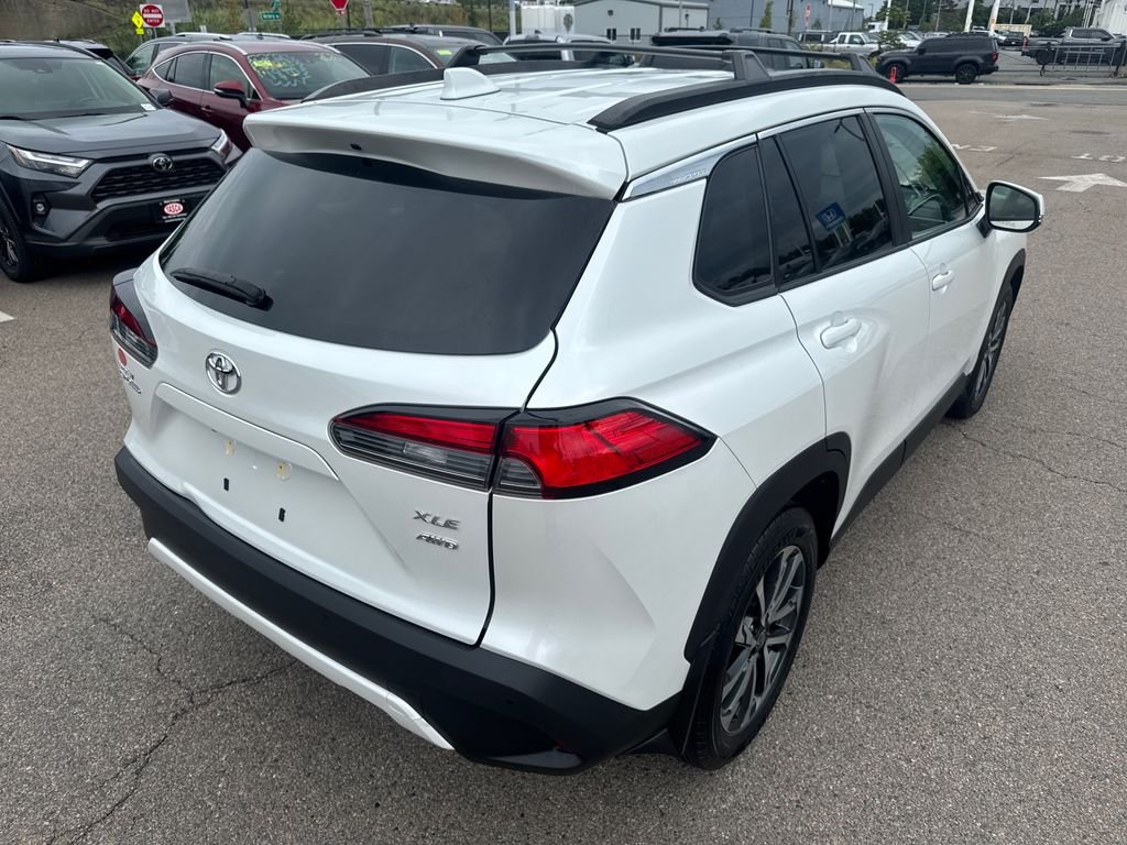 Used 2023 Beige Toyota XLE image 9