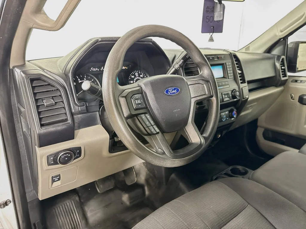 Used 2019 White Ford XL image 9