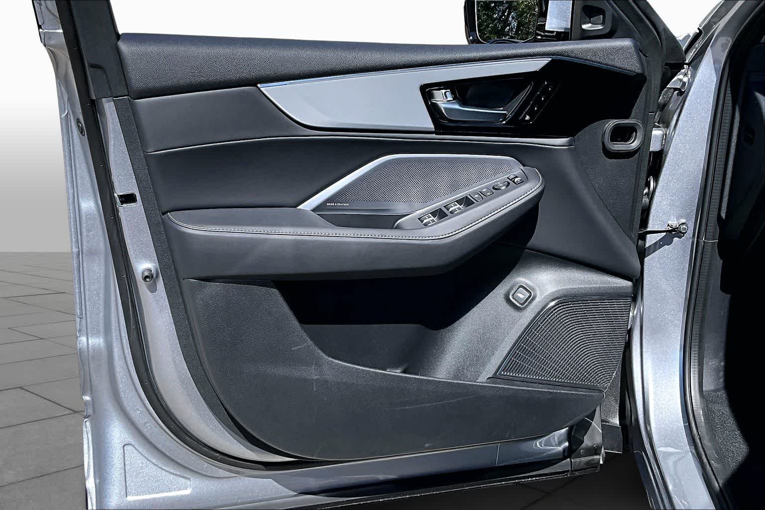 Used 2026 Solar Silver Metallic Acura w/Technology Package image 10