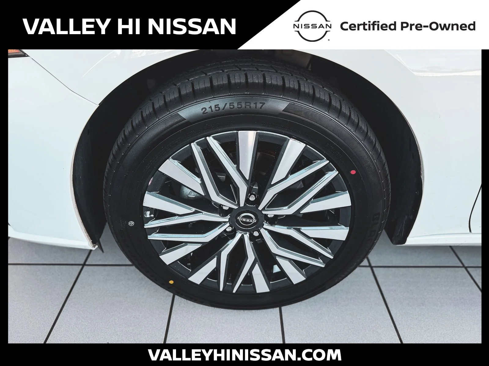 Used 2025 White Nissan 2.5 SV image 10