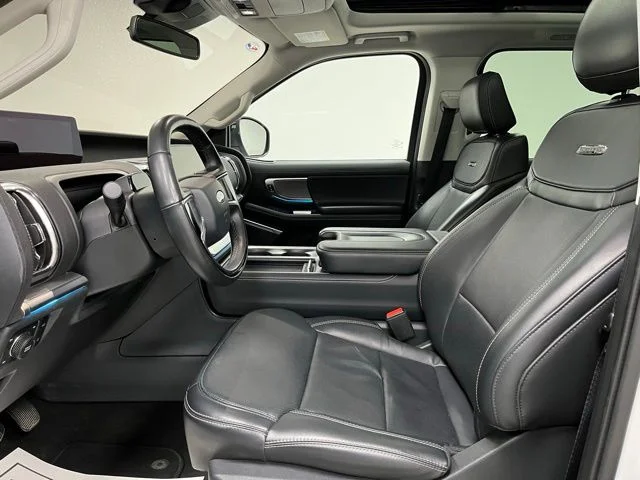 Used 2025 White Ford Platinum image 18
