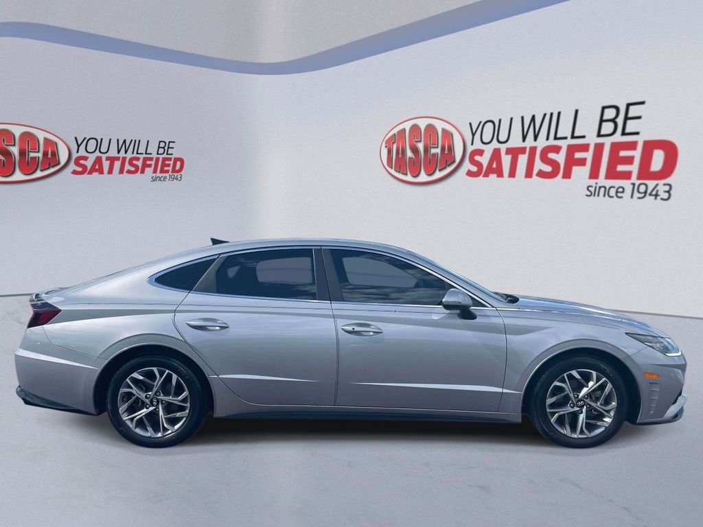 Certified Used 2023 Silver Hyundai SEL image 5