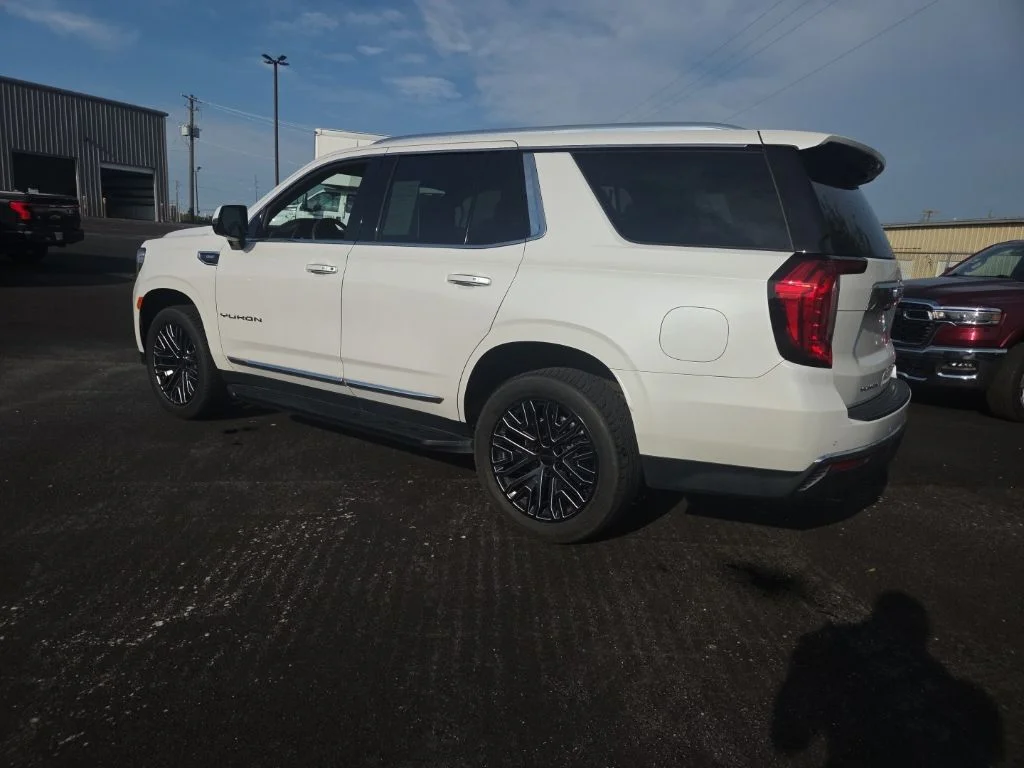 Used 2022 White GMC SLT image 5