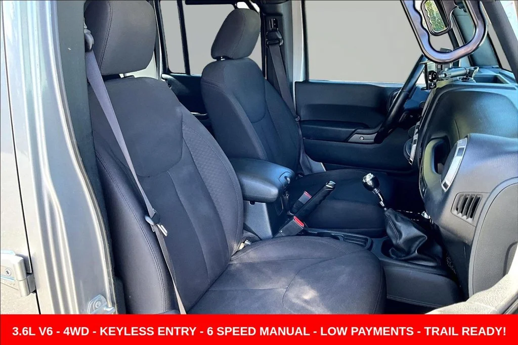 Used 2017 Silver Jeep Unlimited Sport image 32
