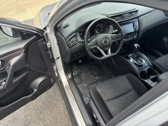 Used 2020 Silver Nissan SV image 15