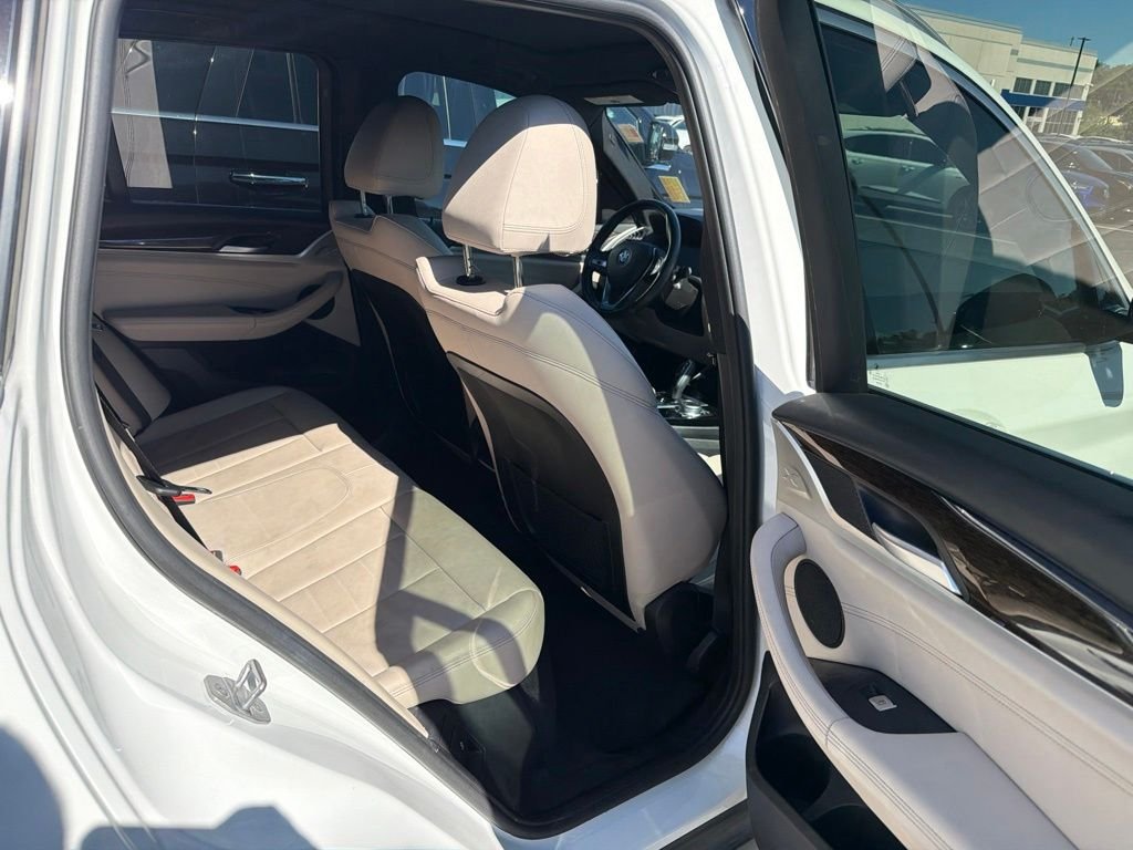 Used 2021 White BMW xDrive30e image 6