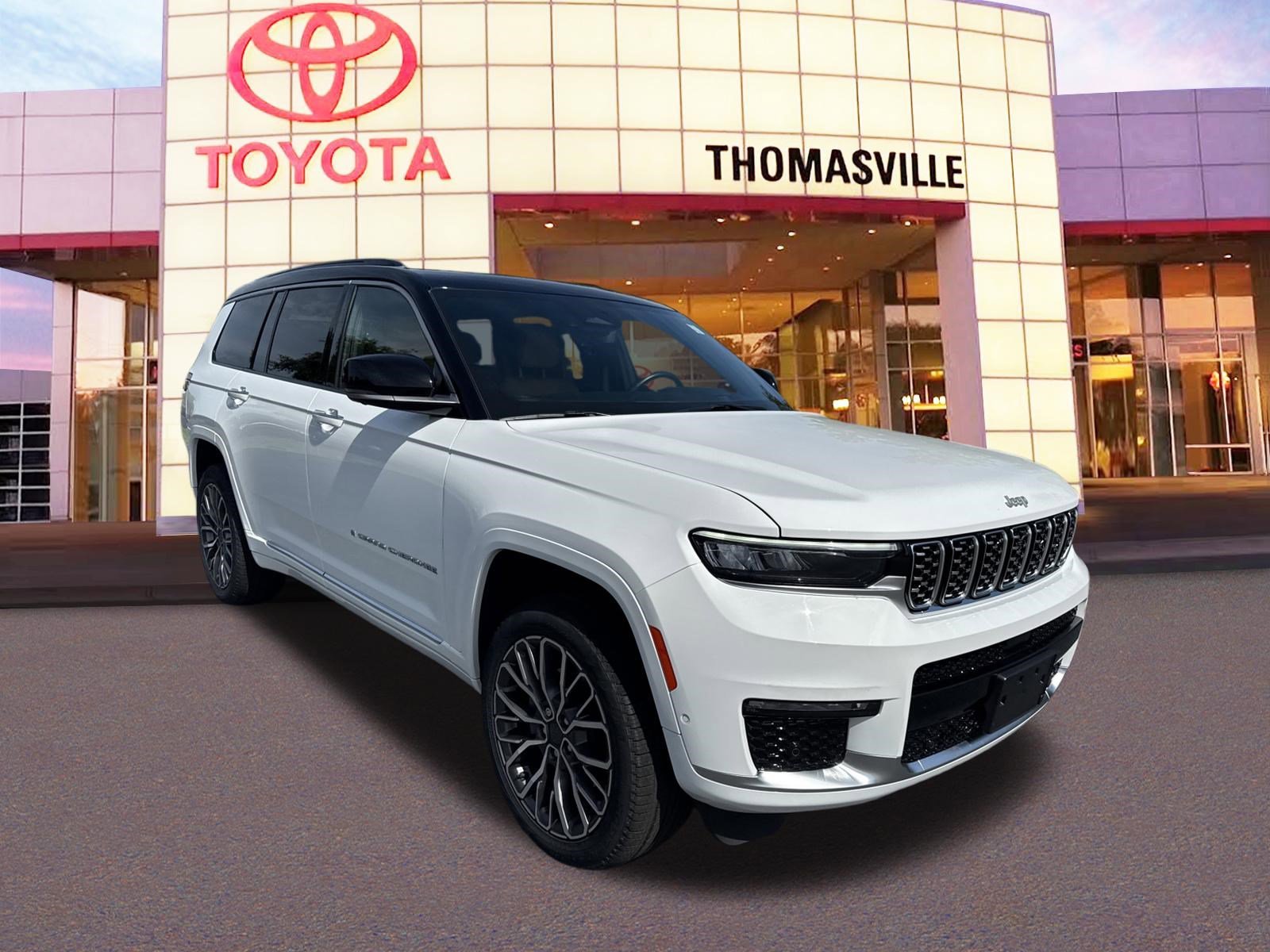 Used 2025 Bright White Clearcoat Jeep Summit image 3
