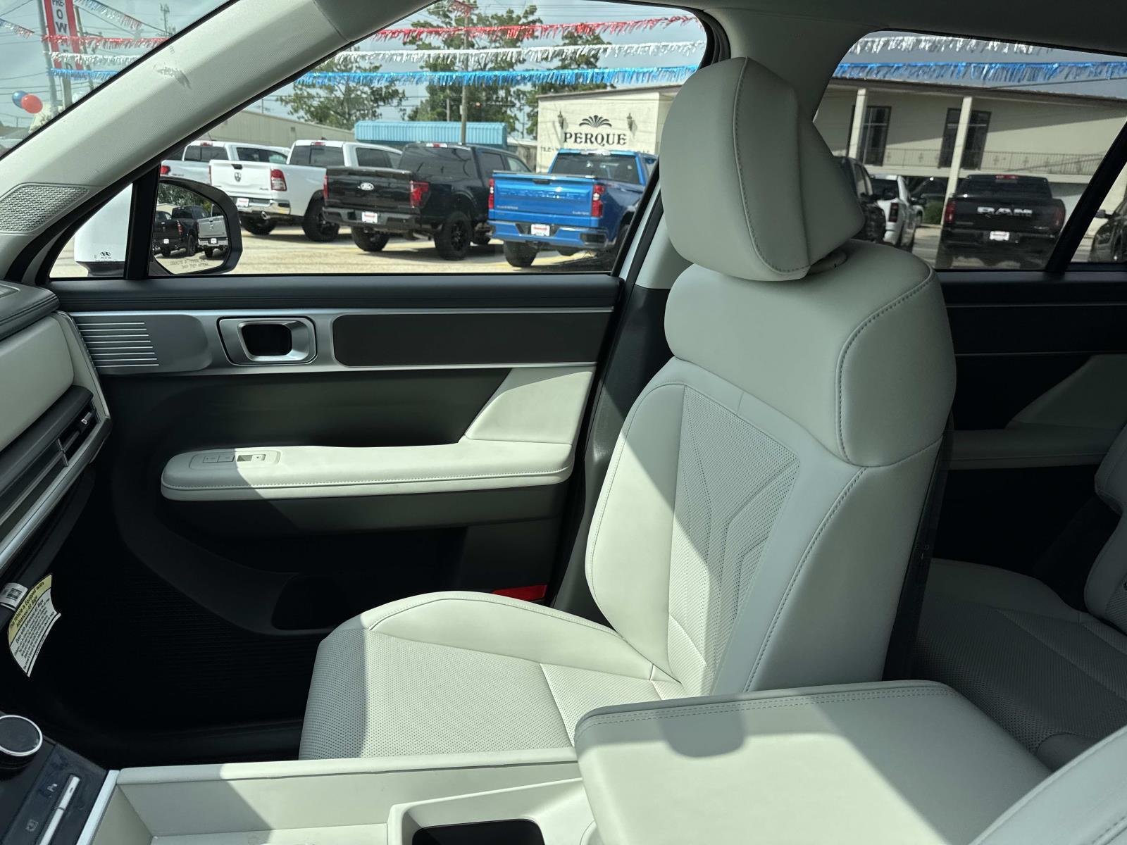Used 2025 Serenity White Hyundai SEL image 15