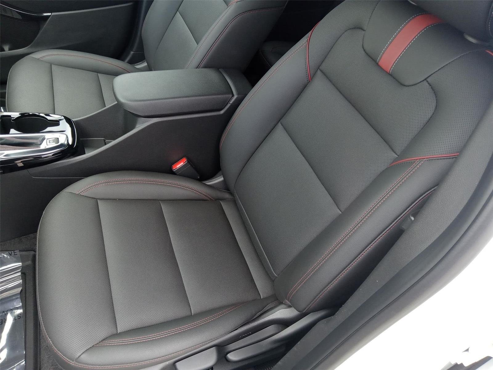 2025 Chevrolet Trax RS - Photo 10