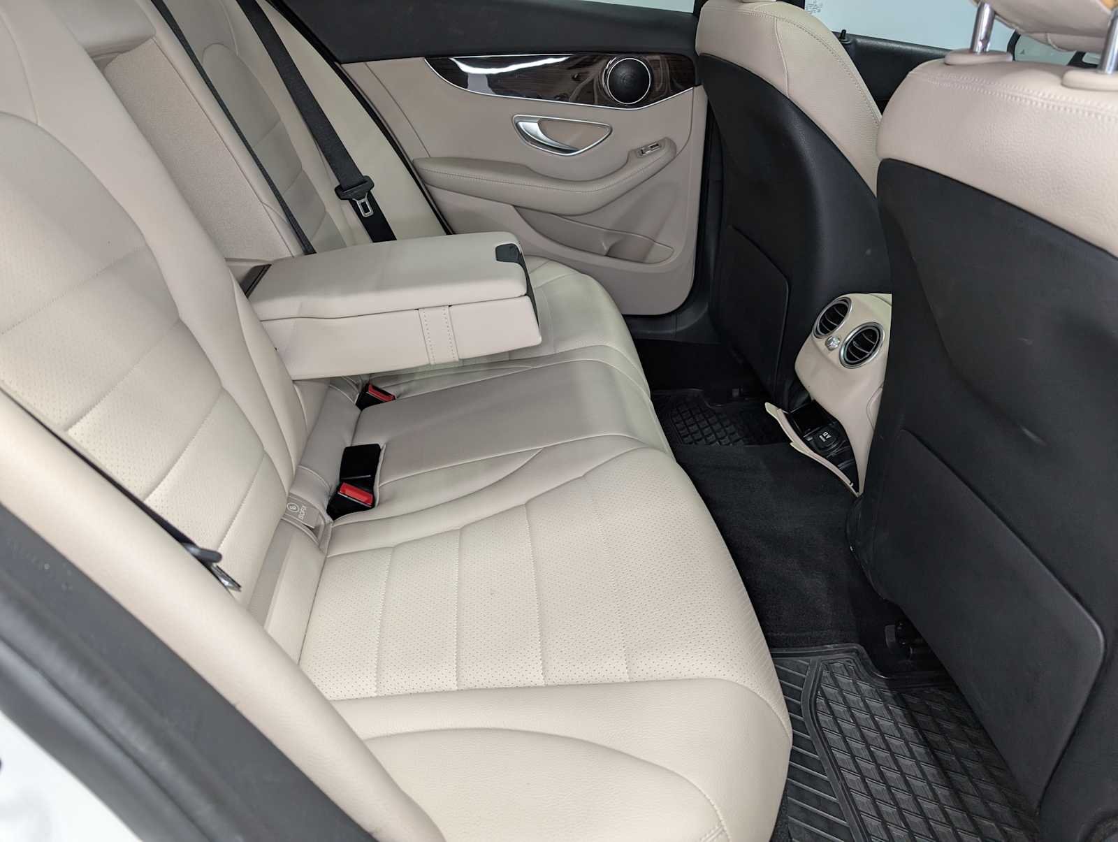 Used 2019 Polar White Mercedes-Benz C 300 image 37