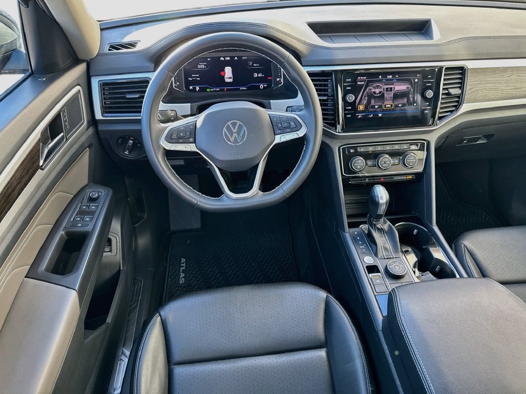 Used 2023  Volkswagen 3.6L V6 SE w/Technology image 24