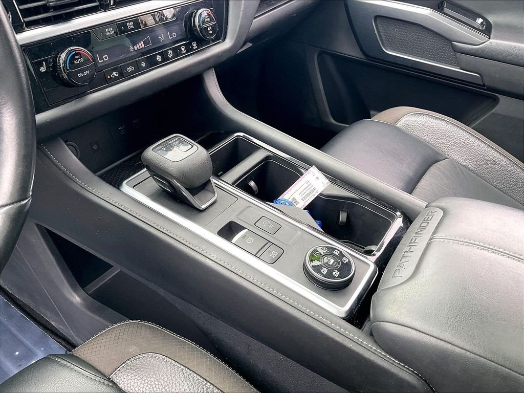 Used 2022 Super Black Nissan SL image 20