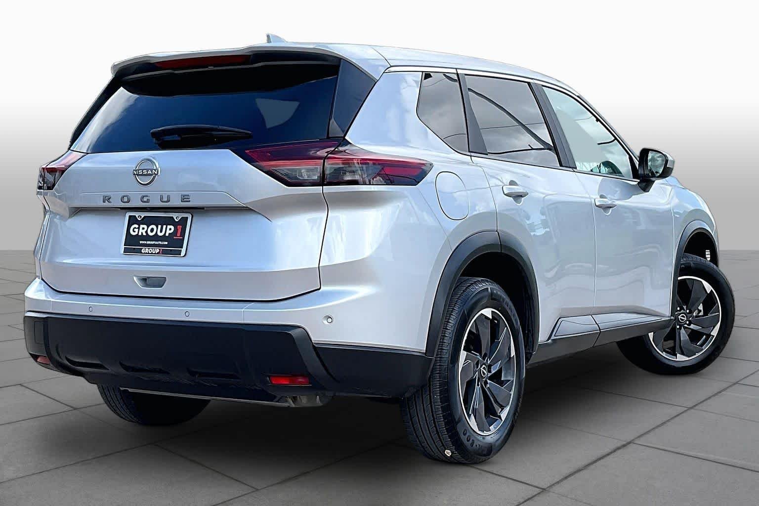 Used 2025 Brilliant Silver Metallic Nissan SV image 13