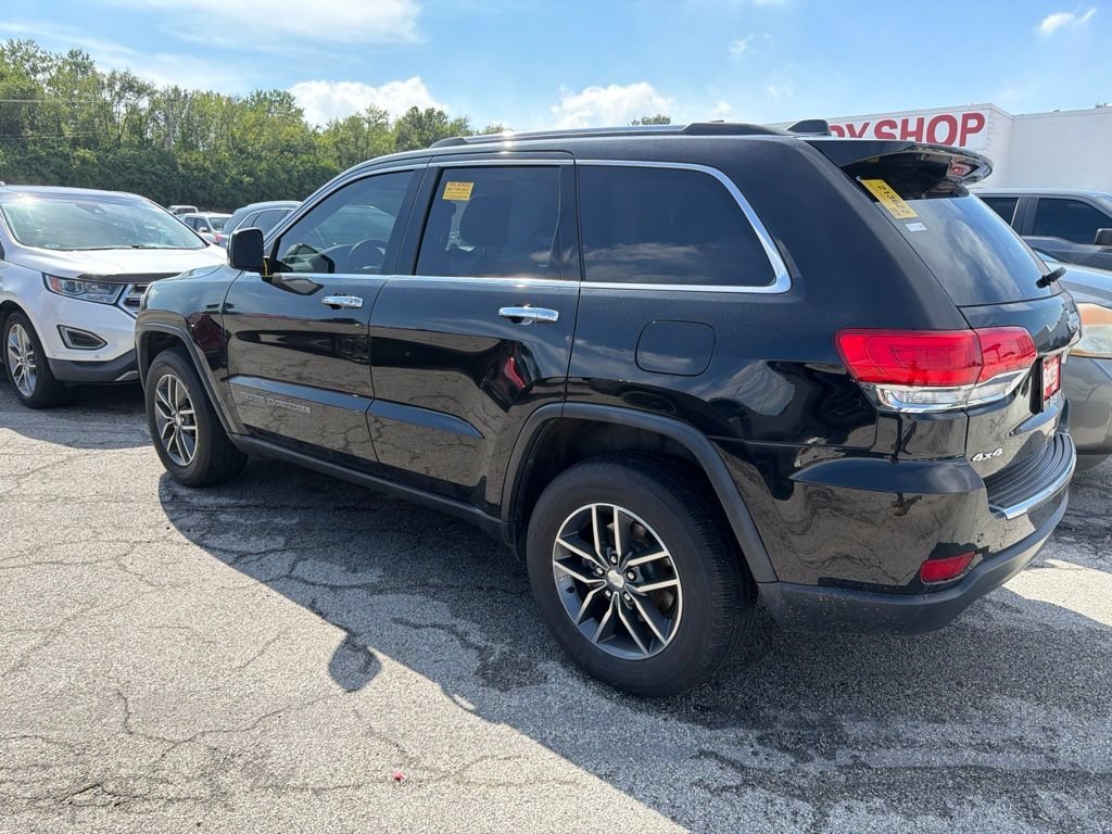 Used 2018 Diamond Black Jeep Limited image 6
