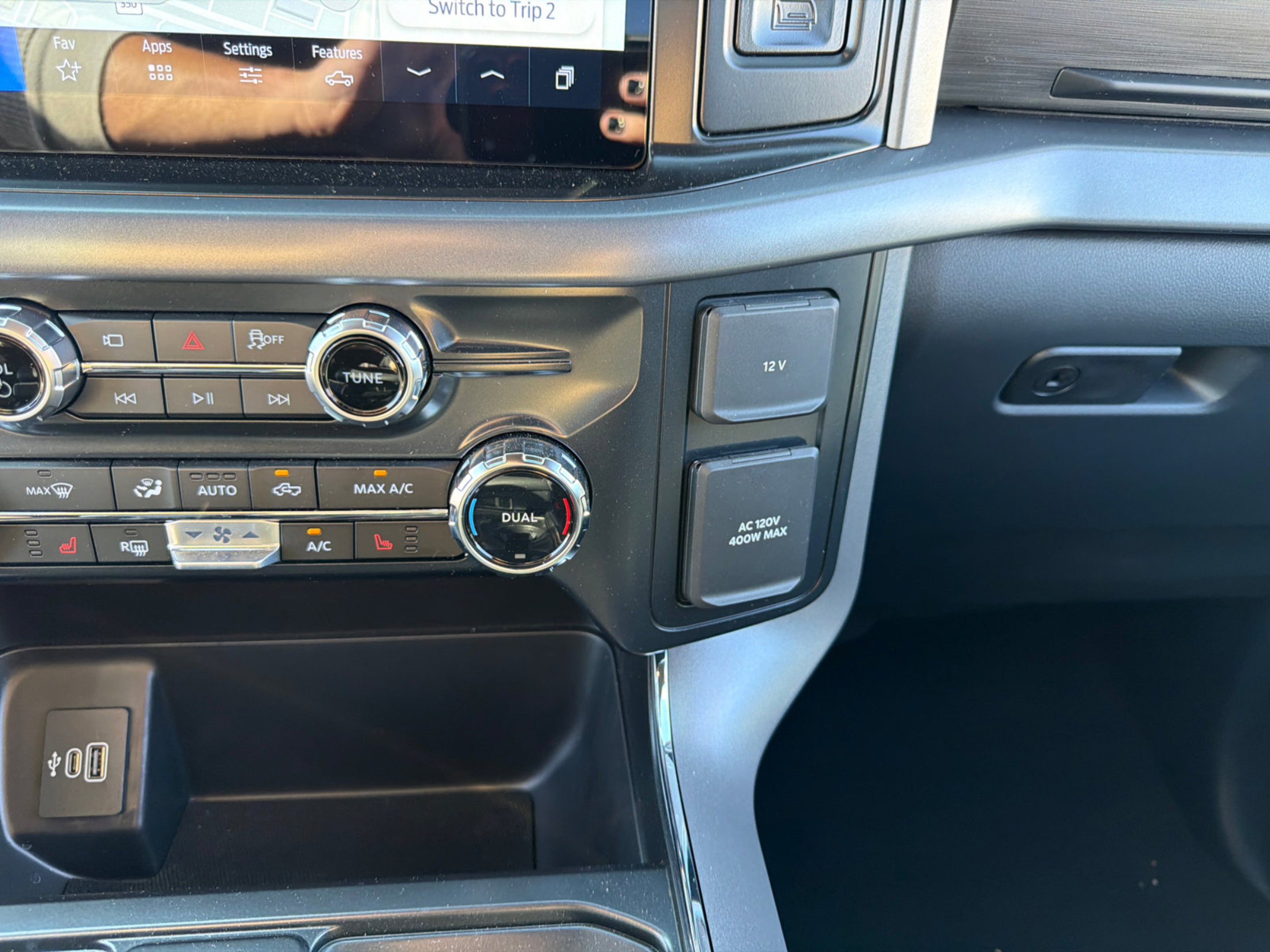 New 2026 Agate Black Metallic Ford XLT image 23