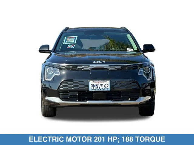 Used 2024 Black Kia Wind image 10