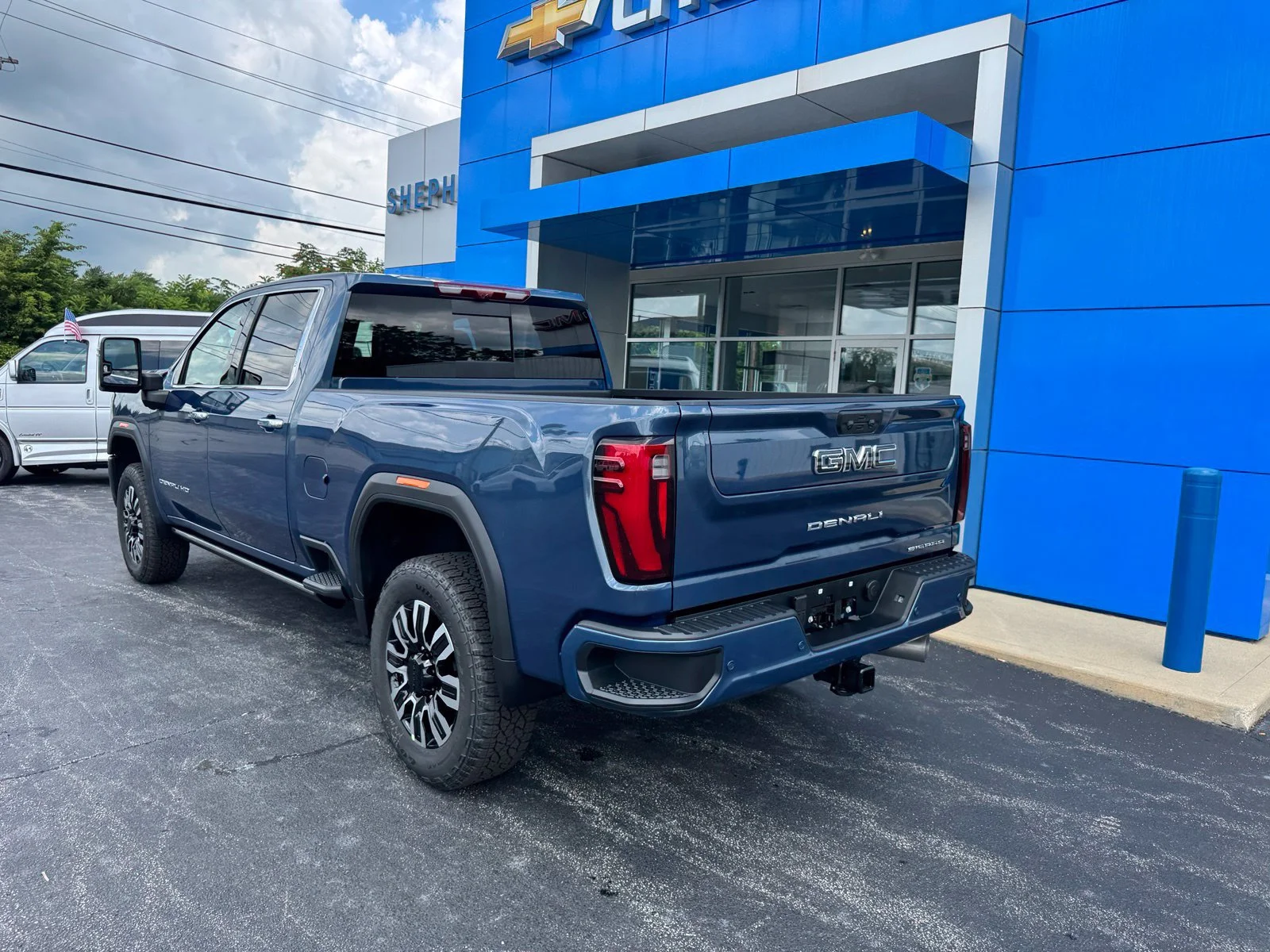 2026 GMC Sierra 2500HD Denali Ultimate - Photo 3