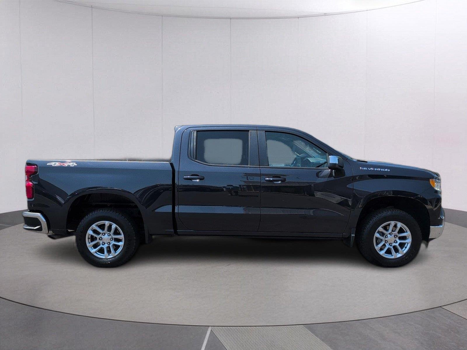 Used 2023 DARK ASH METALLIC Chevrolet LT image 8