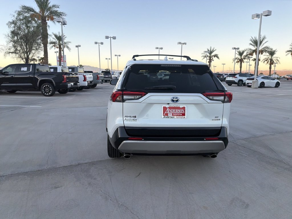 2024 Toyota RAV4 SE - Photo 6