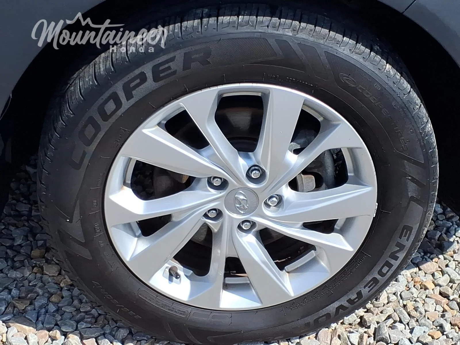 Used 2019 Aqua Blue Hyundai Value image 12