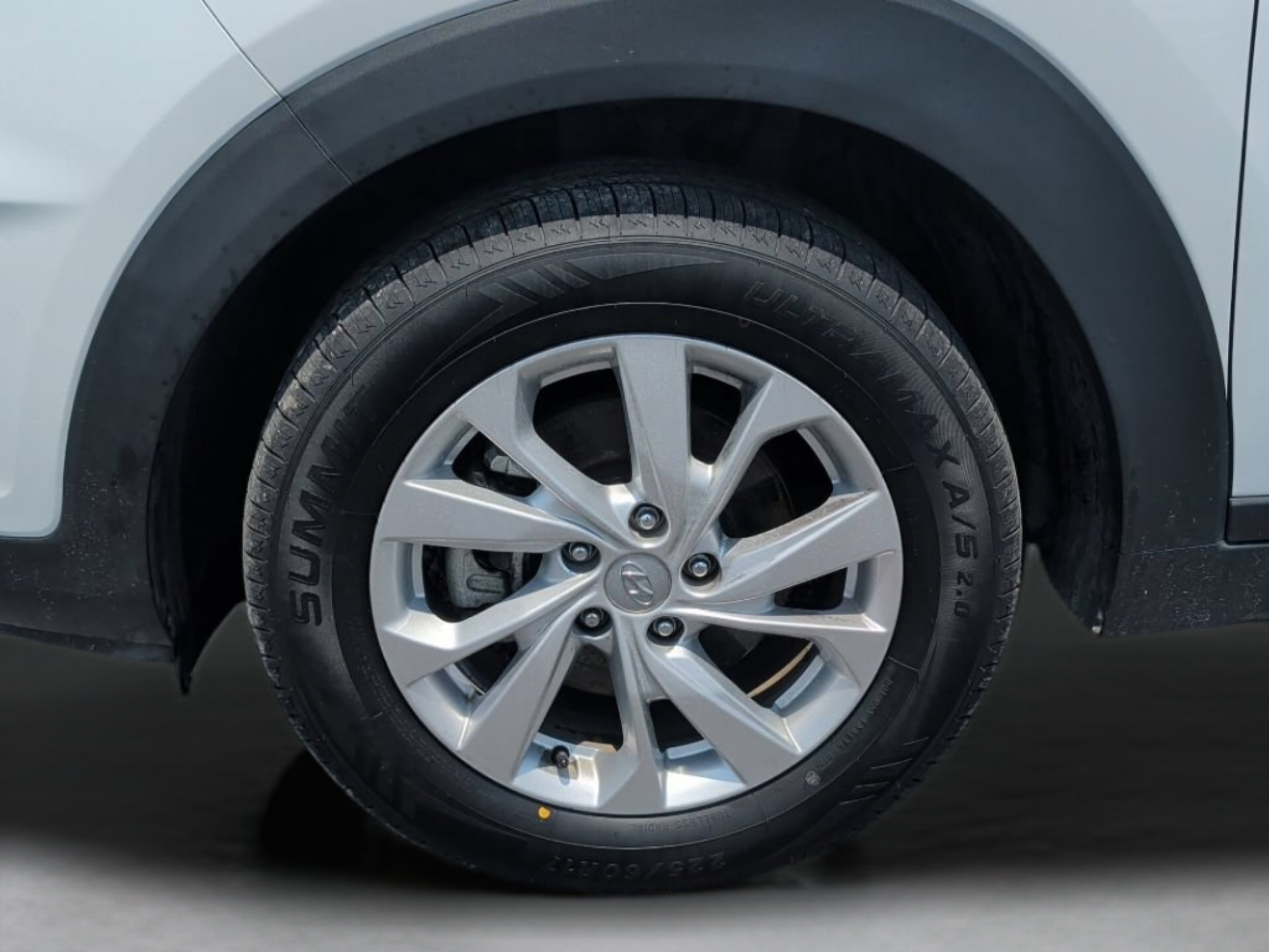 Used 2020 Winter White Hyundai Value image 42
