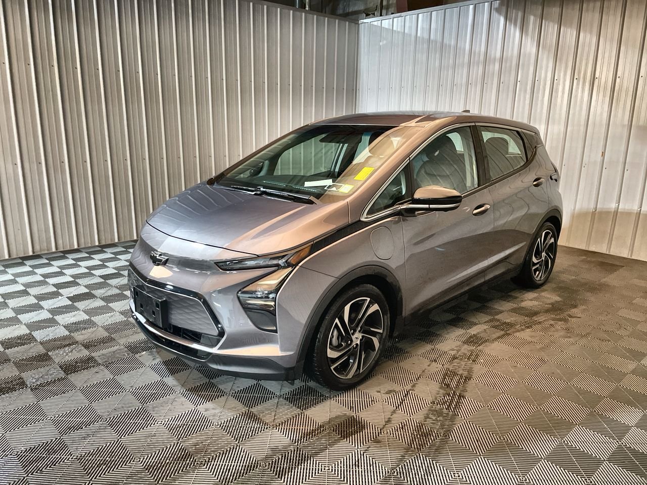 Used 2022 GRAY GHOST METALLIC Chevrolet 2LT image 39