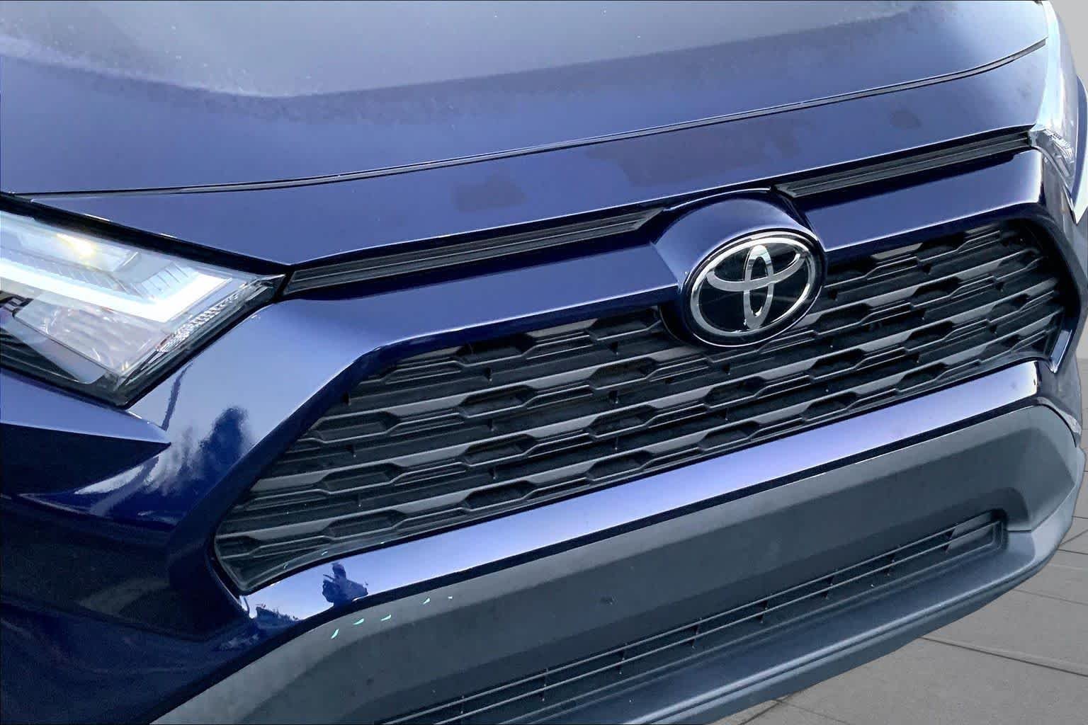 Used 2022 Blueprint Toyota XLE Premium image 25