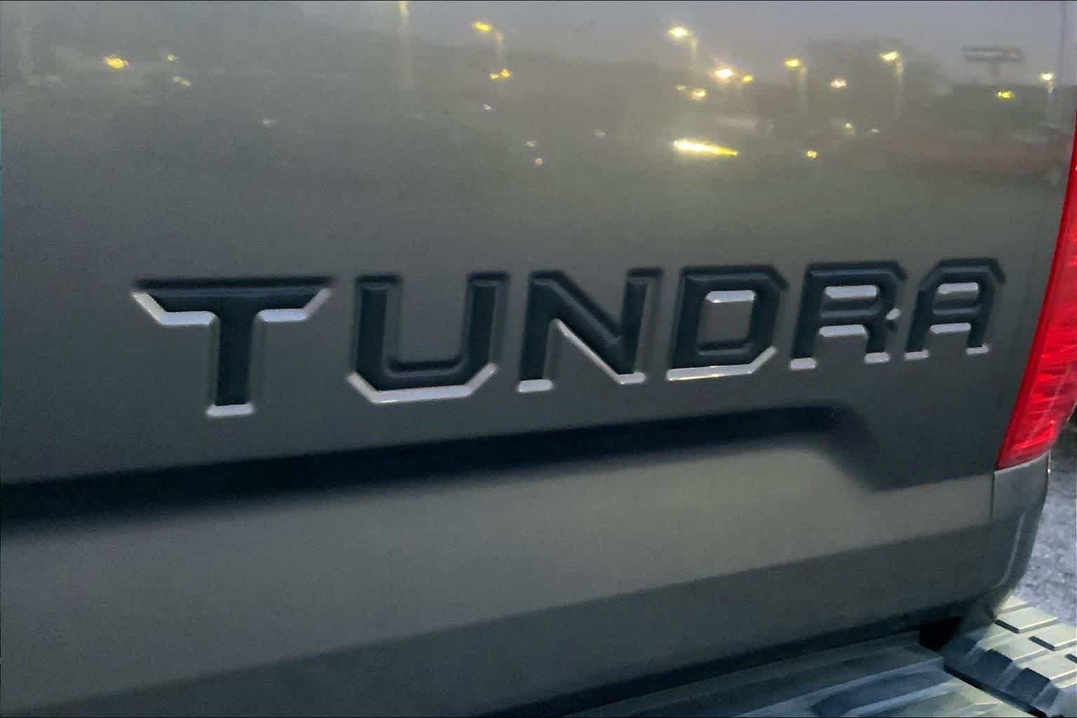 Used 2015 Magnetic Gray Metallic Toyota Platinum image 8