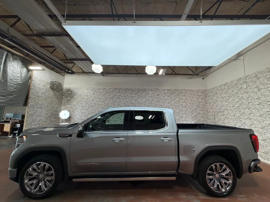 Used 2025 Sterling Metallic GMC Denali image 4