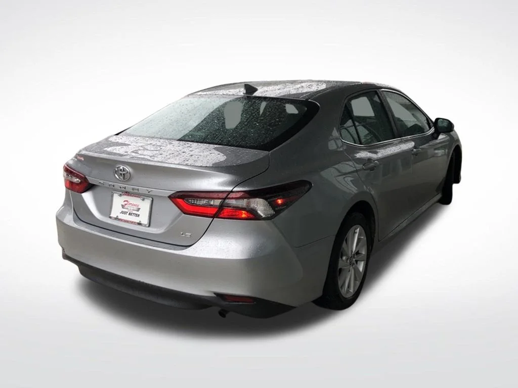Used 2022 Silver Toyota LE image 10
