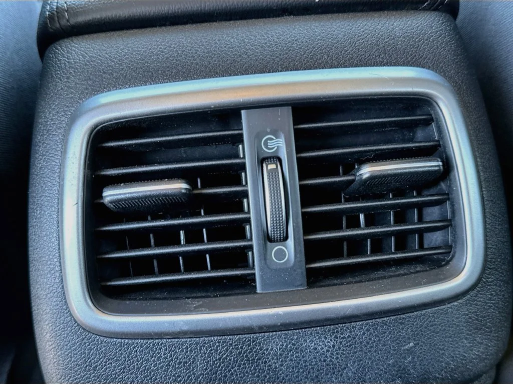 Used 2019 Black Kia L image 28