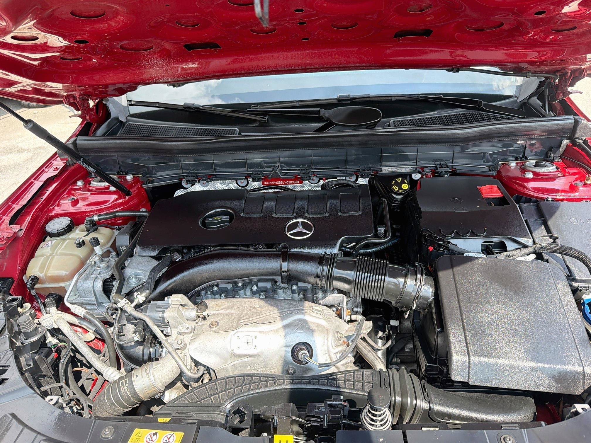 Used 2020 Red Mercedes-Benz GLB 250 image 33