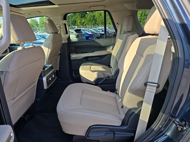 Used 2022 Blue Ford Limited image 28
