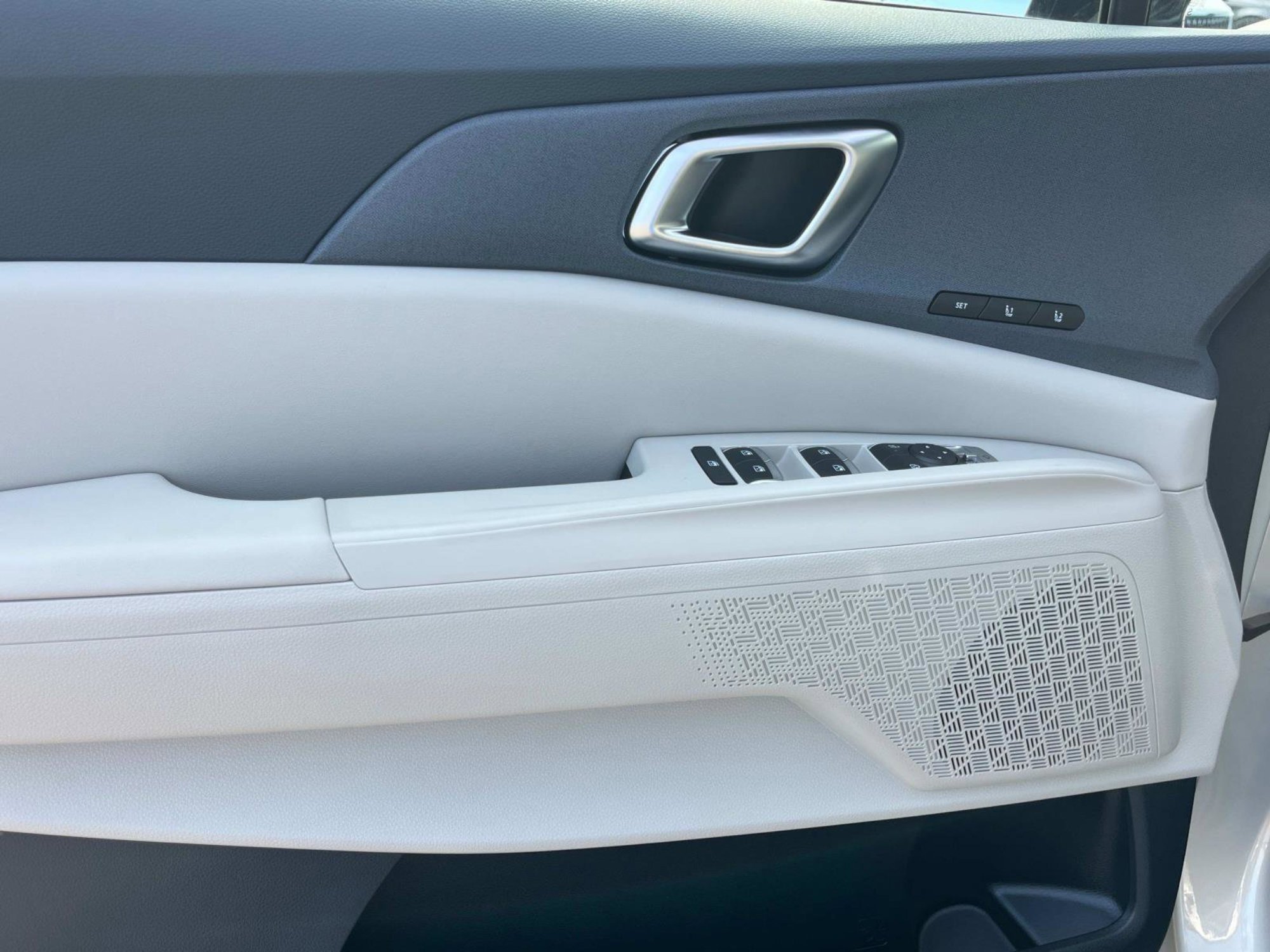 2026 Kia Carnival EX - Photo 22