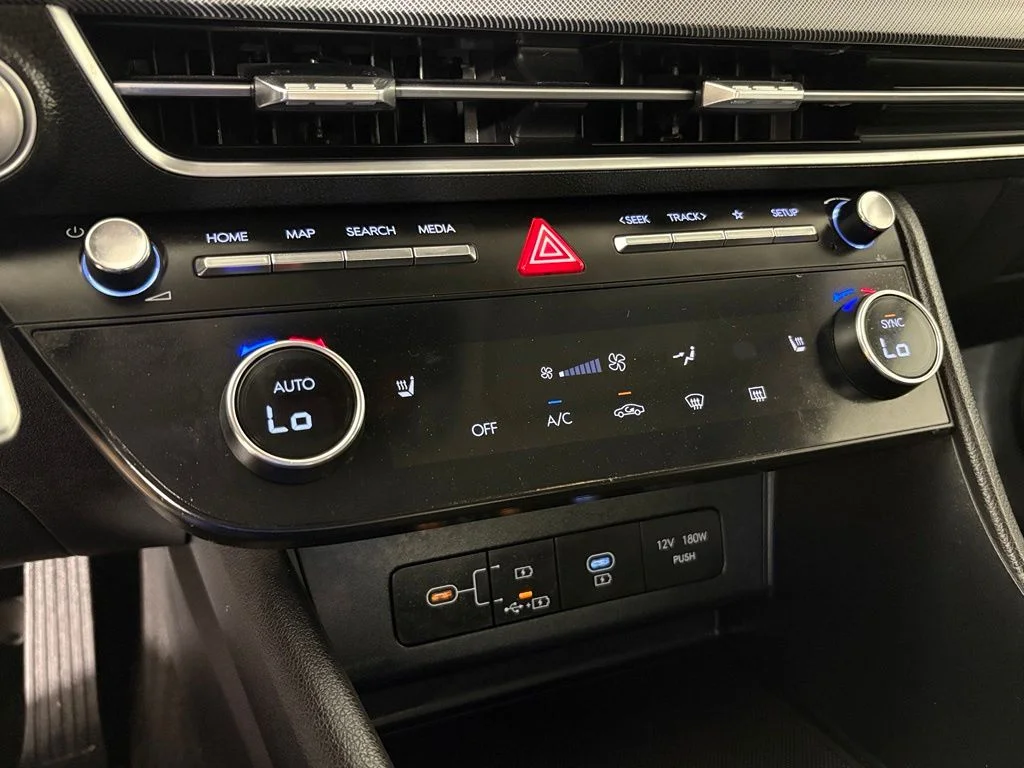 Used 2025 Red Hyundai SEL image 32