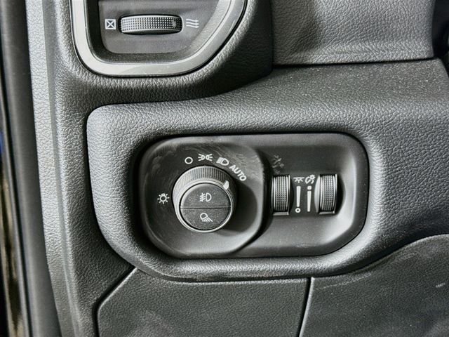 New 2026 Diamond Black Crystal Pearl-Coat Exterior Paint RAM Laramie image 10