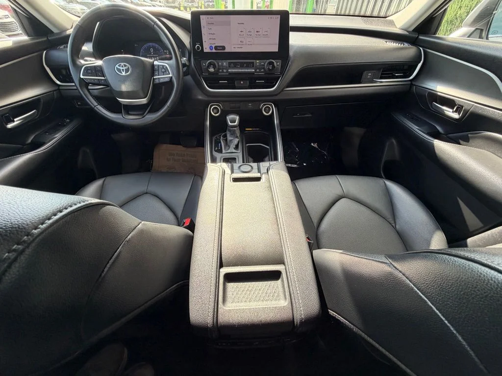Used 2025 Beige Toyota XLE image 12