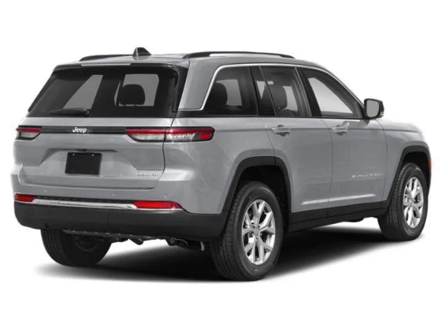 Used 2023 Silver Zynith Jeep Altitude X 4x4 image 3