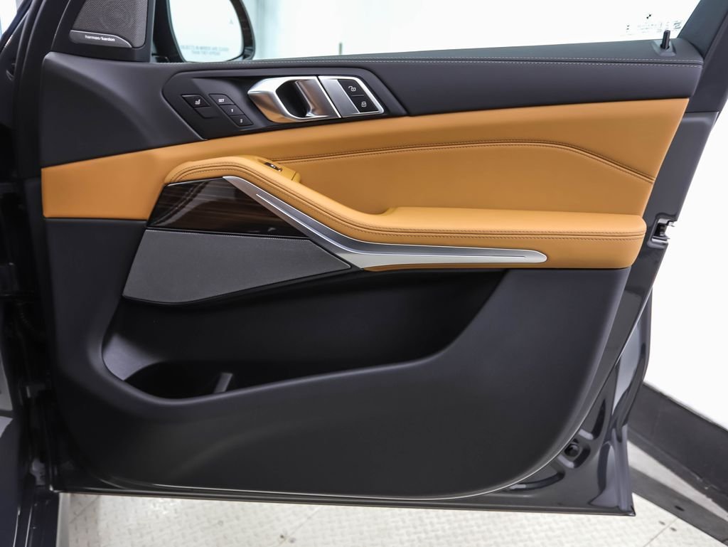 New 2026 Gray Metallic BMW xDrive40i image 29