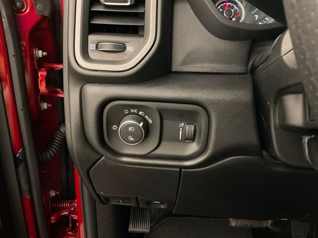 New 2026 Molten Red Pearl-Coat Exterior Paint RAM Tradesman image 14